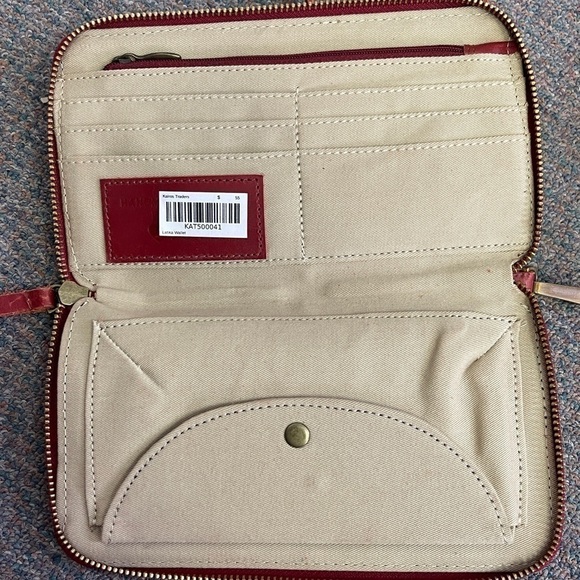 🚨CLEARANCE A1123-1M Joyn Heart Purse - Picture 4 of 5